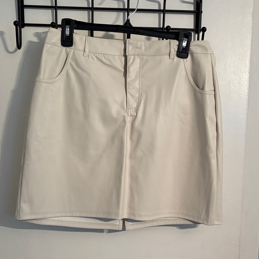 Elegant Cream Mini Skirt
